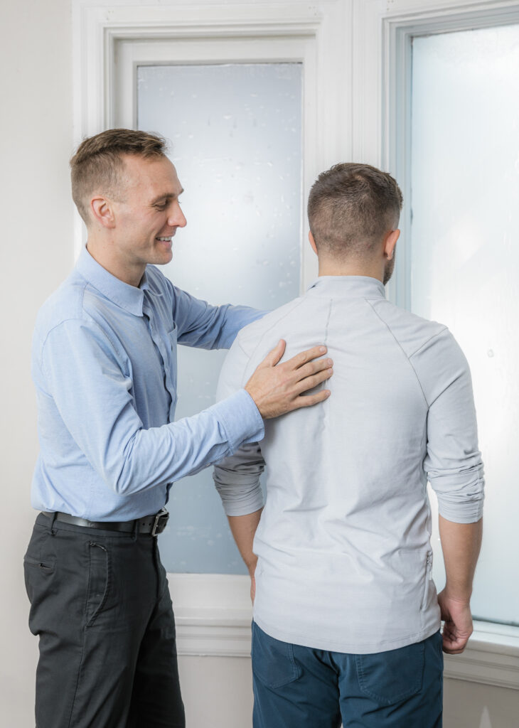 posture treatment Toronto | Yorkville chiropractor Dr Alex RItza